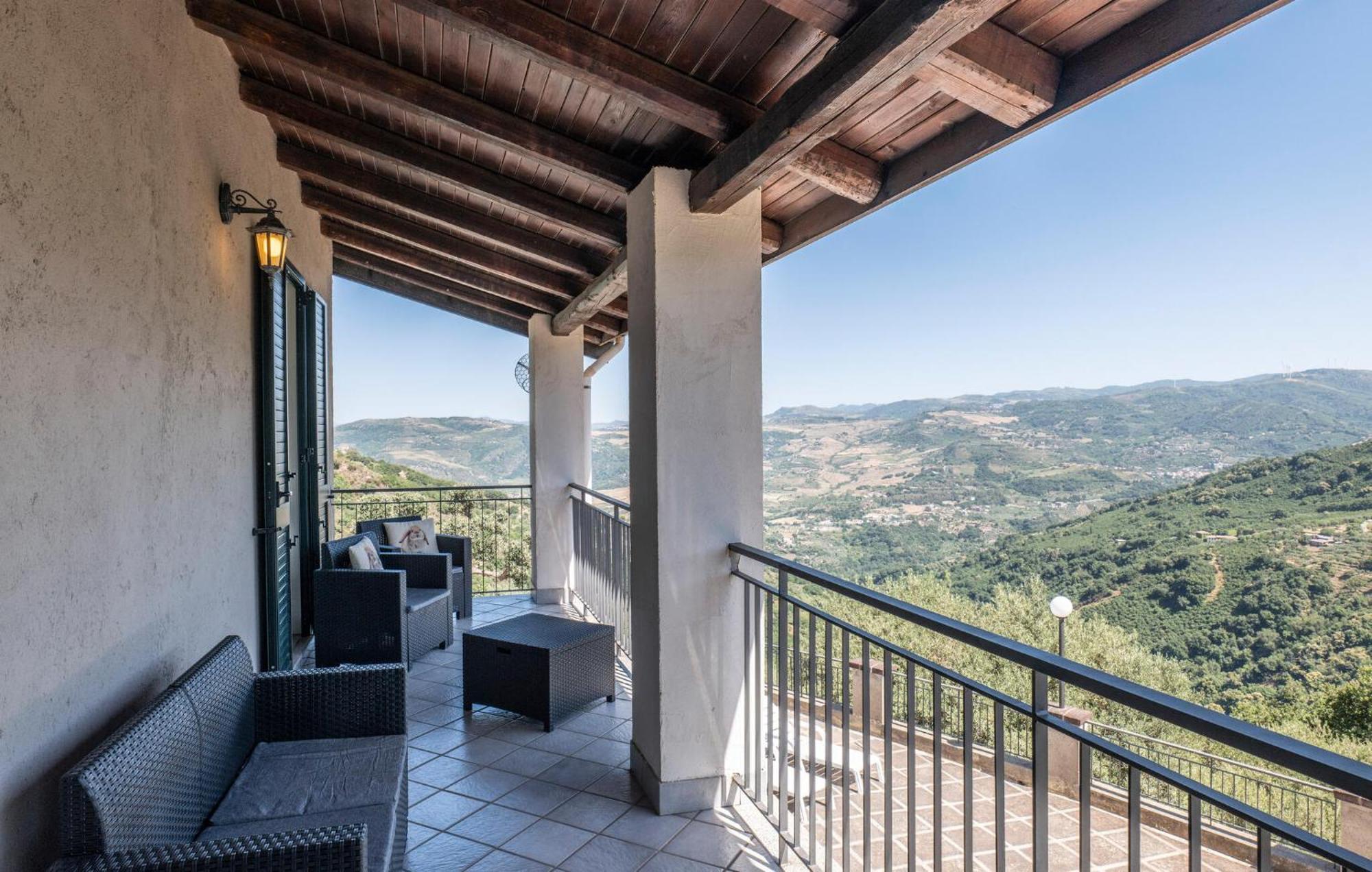 3 Bedroom Beautiful Home In Librizzi Bagian luar foto