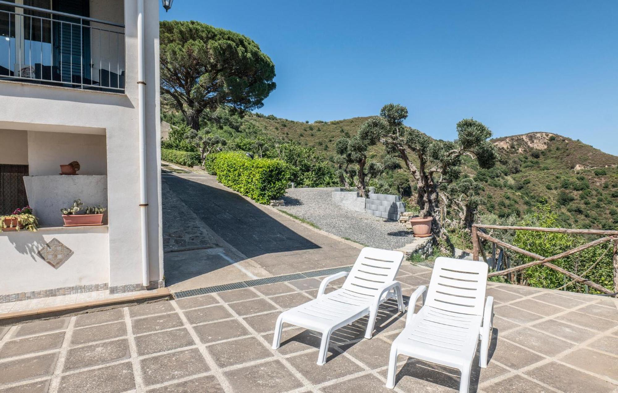 3 Bedroom Beautiful Home In Librizzi Bagian luar foto